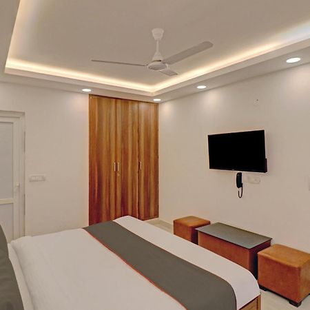 Hotel Collection O Spot Light Near Tughlakabad Station Metro Station Indraprastha Esterno foto