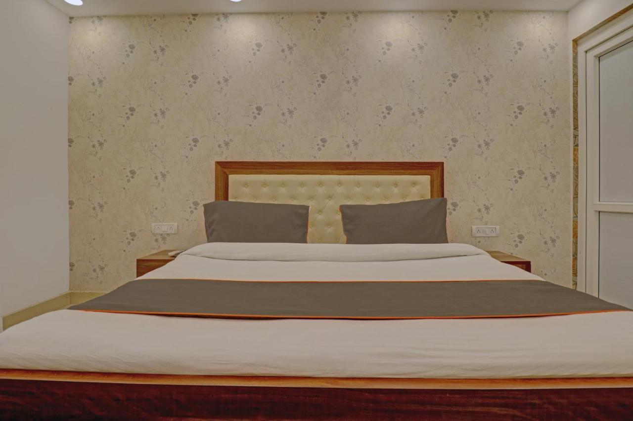 Hotel Collection O Spot Light Near Tughlakabad Station Metro Station Indraprastha Esterno foto