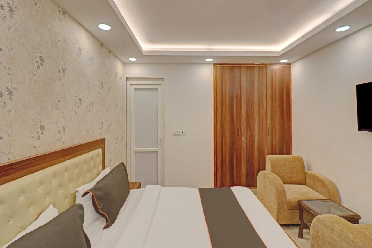Hotel Collection O Spot Light Near Tughlakabad Station Metro Station Indraprastha Esterno foto