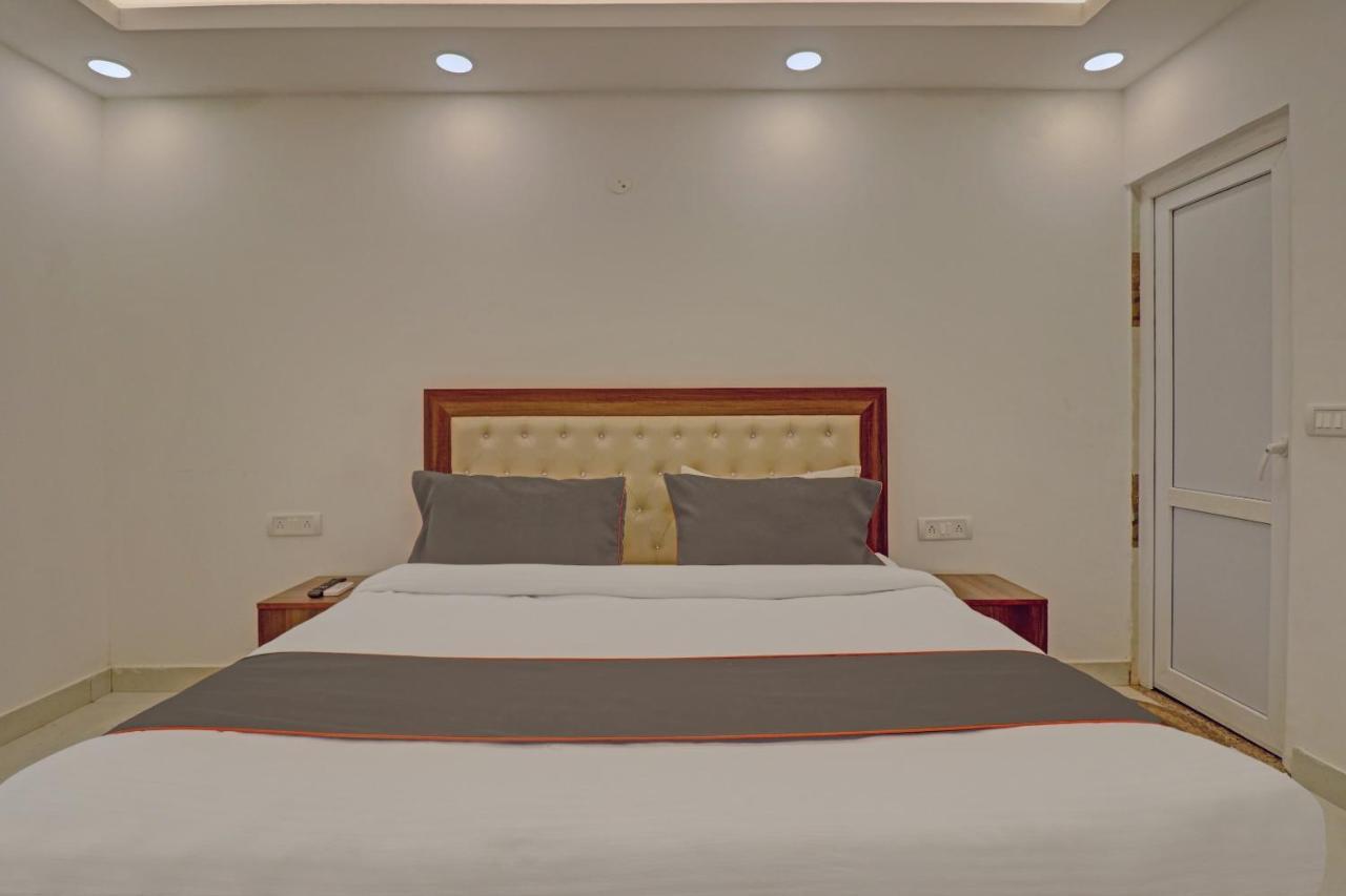 Hotel Collection O Spot Light Near Tughlakabad Station Metro Station Indraprastha Esterno foto