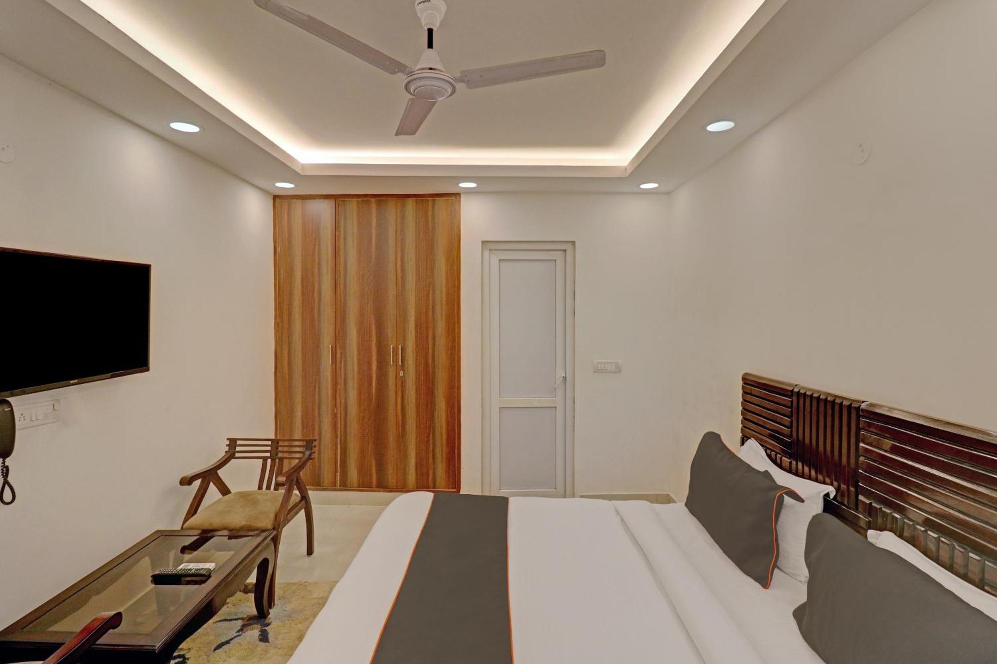 Hotel Collection O Spot Light Near Tughlakabad Station Metro Station Indraprastha Esterno foto