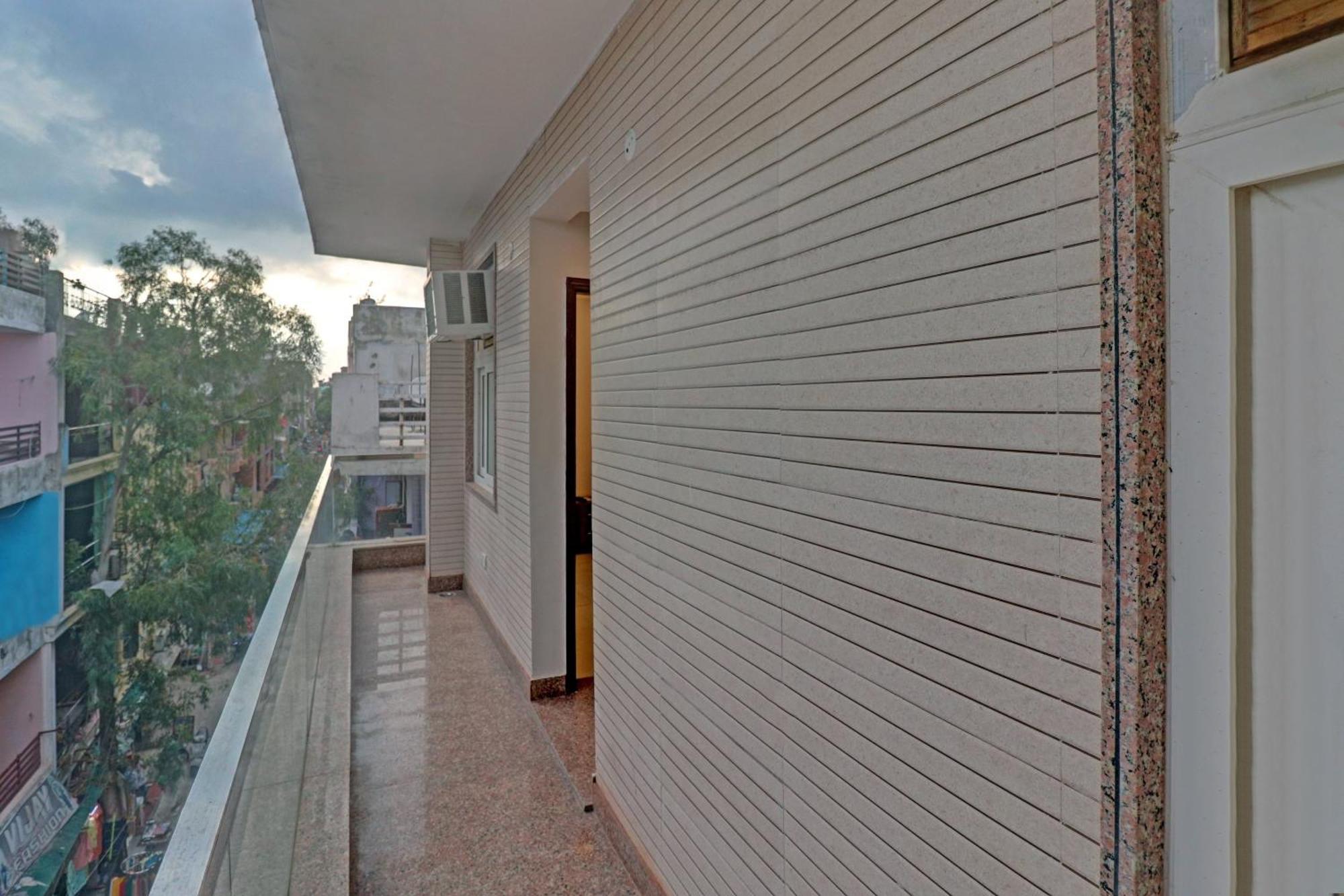 Hotel Collection O Spot Light Near Tughlakabad Station Metro Station Indraprastha Esterno foto