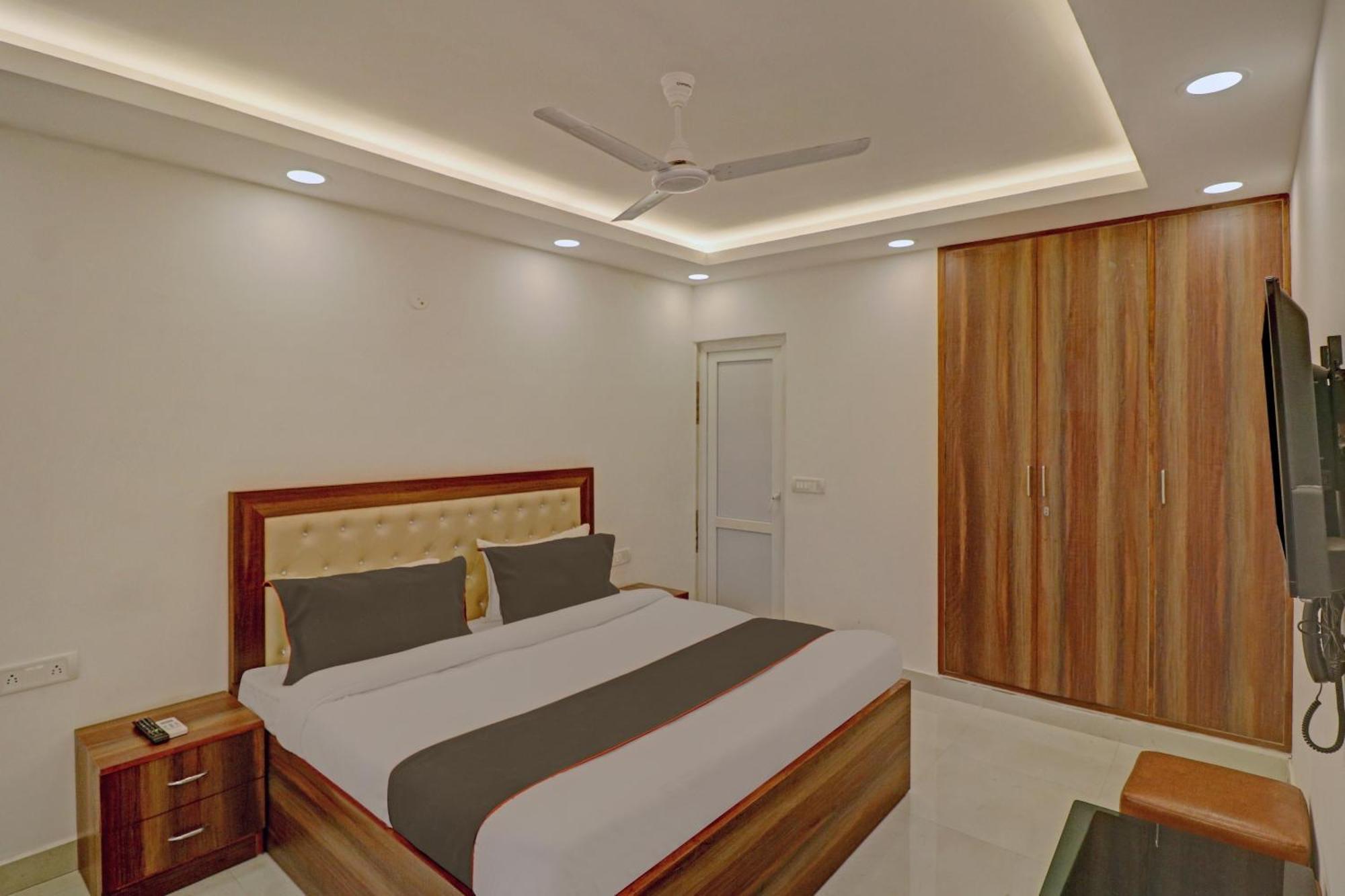Hotel Collection O Spot Light Near Tughlakabad Station Metro Station Indraprastha Esterno foto